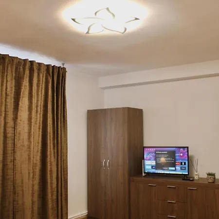 Eden Villa *